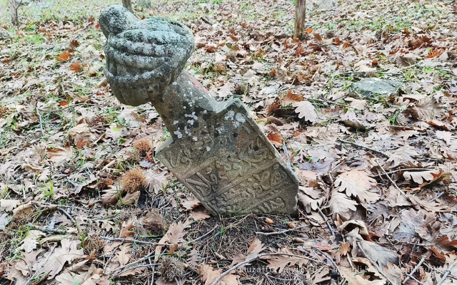 İmrenli köyü Mezarlığındaki Yeniçeri Molla Mustafa'ya ati Mezar taşı
